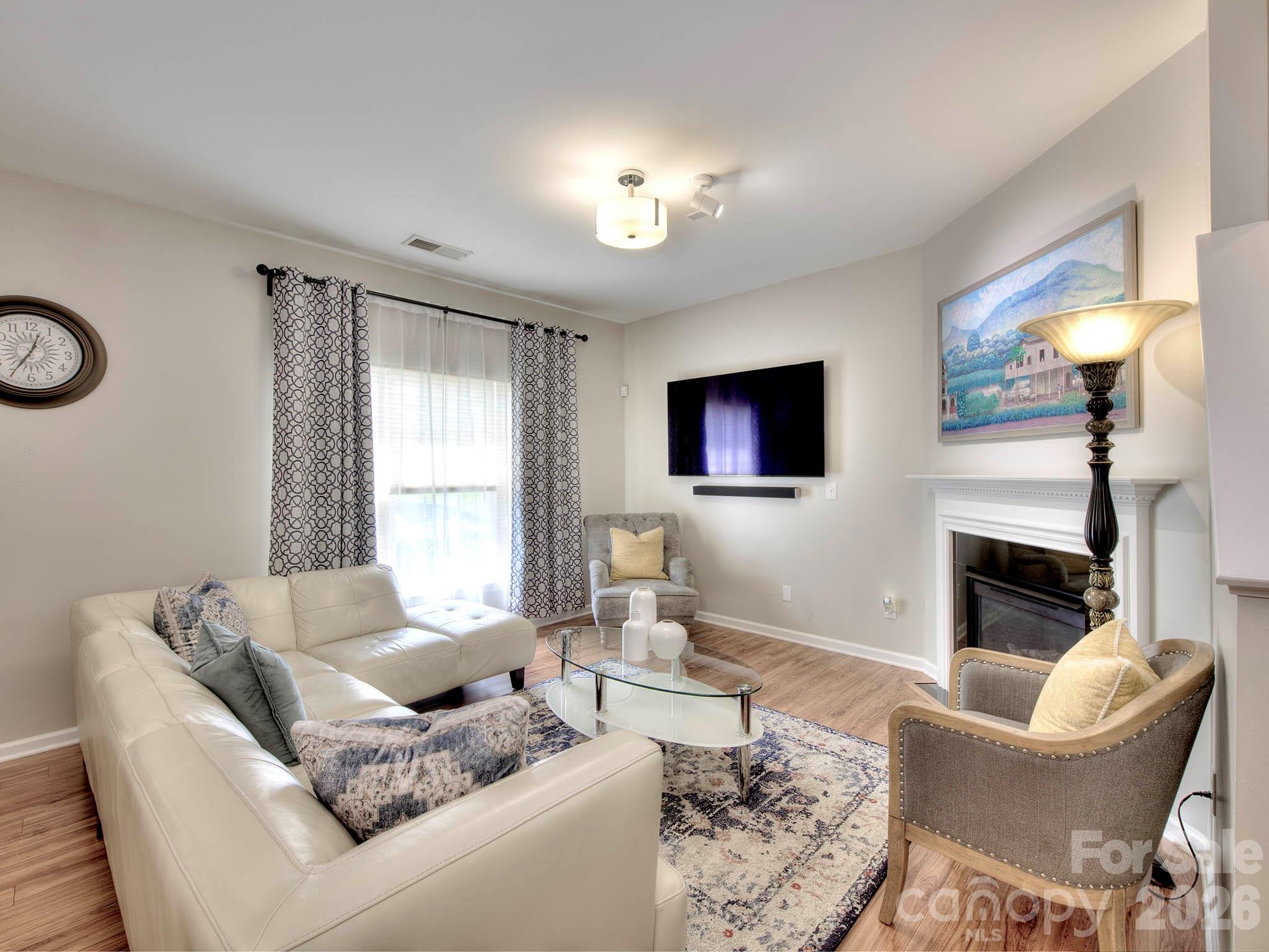2963 Little Stream Court — Matthews