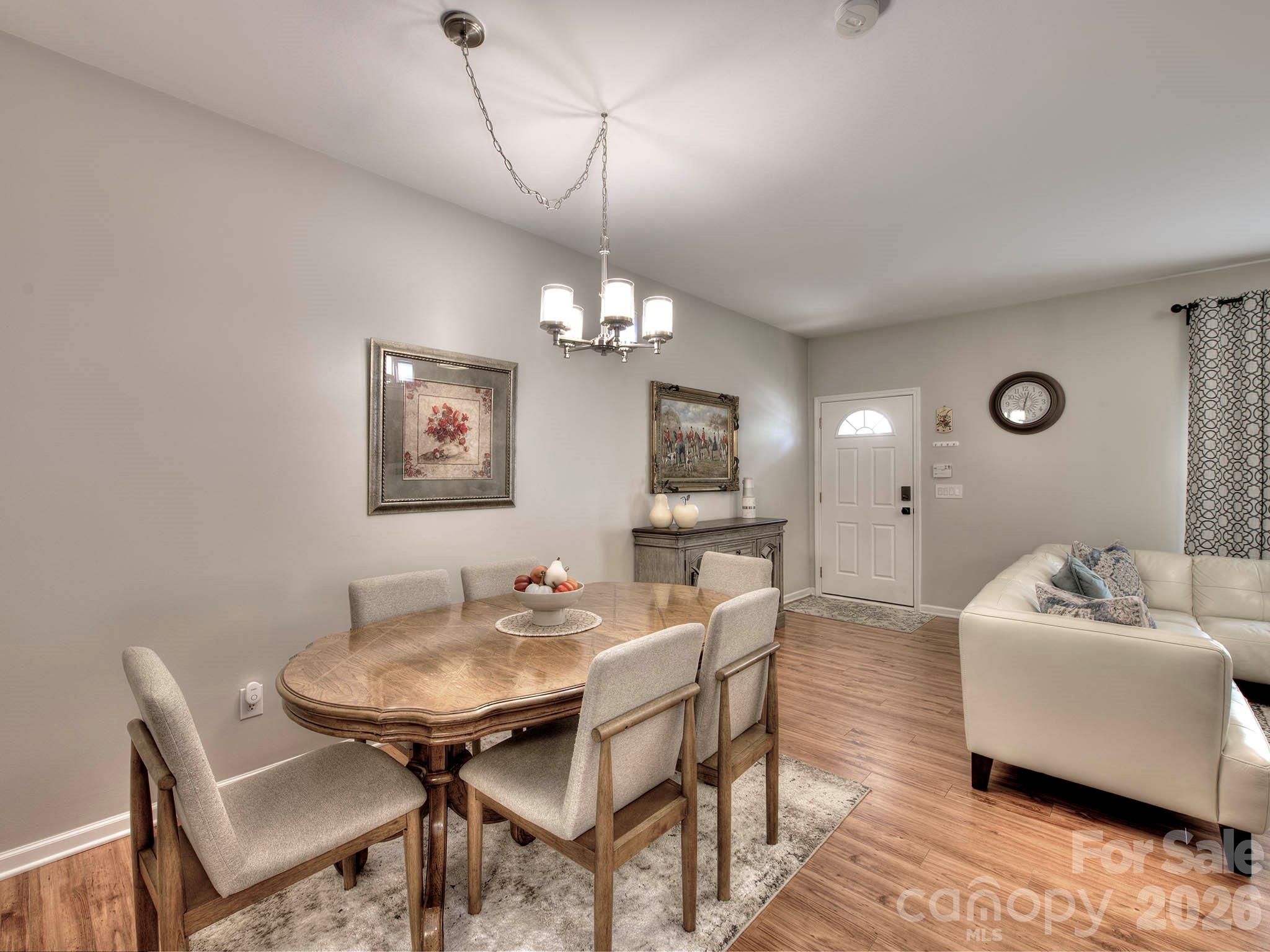 2963 Little Stream Court — Matthews