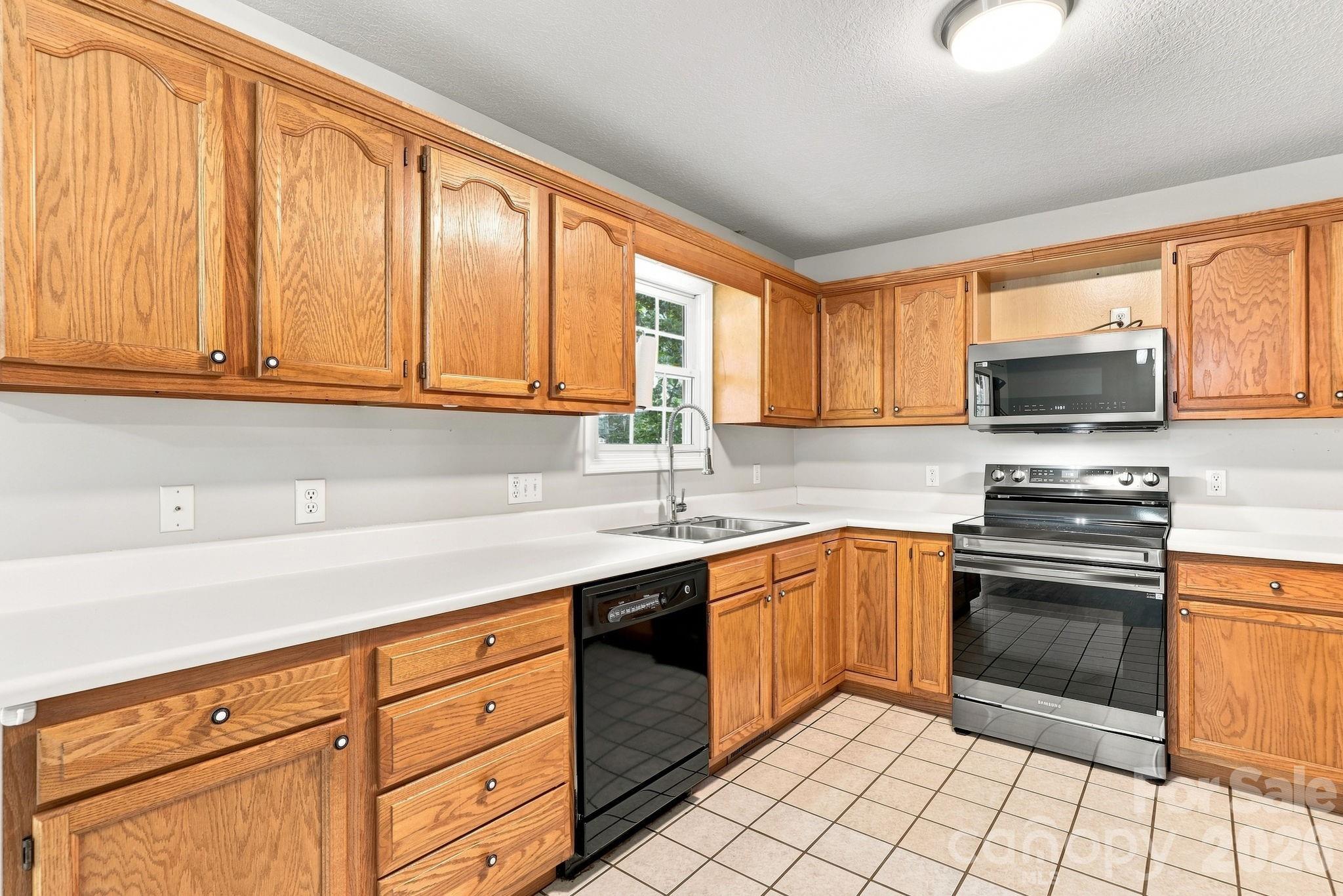 16 Westwood Drive — Candler