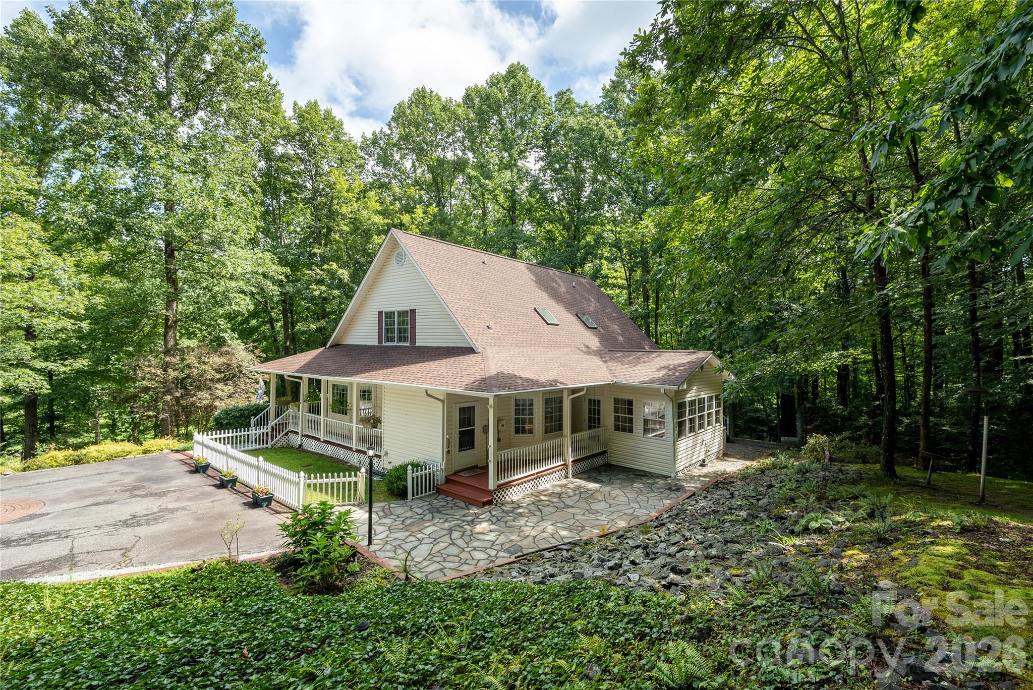 1043 Berea Church Road — Hendersonville