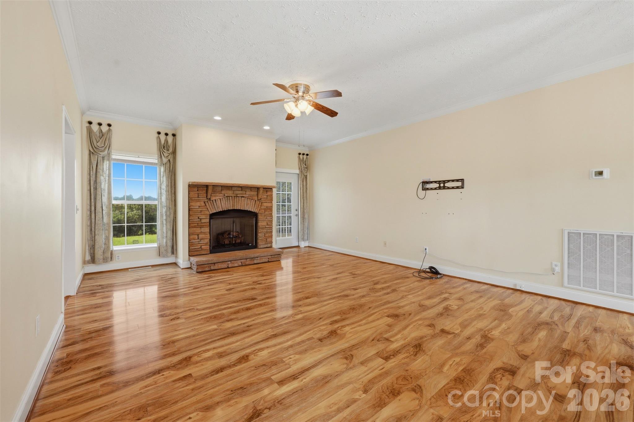 1910 Carl Fox Road — Taylorsville