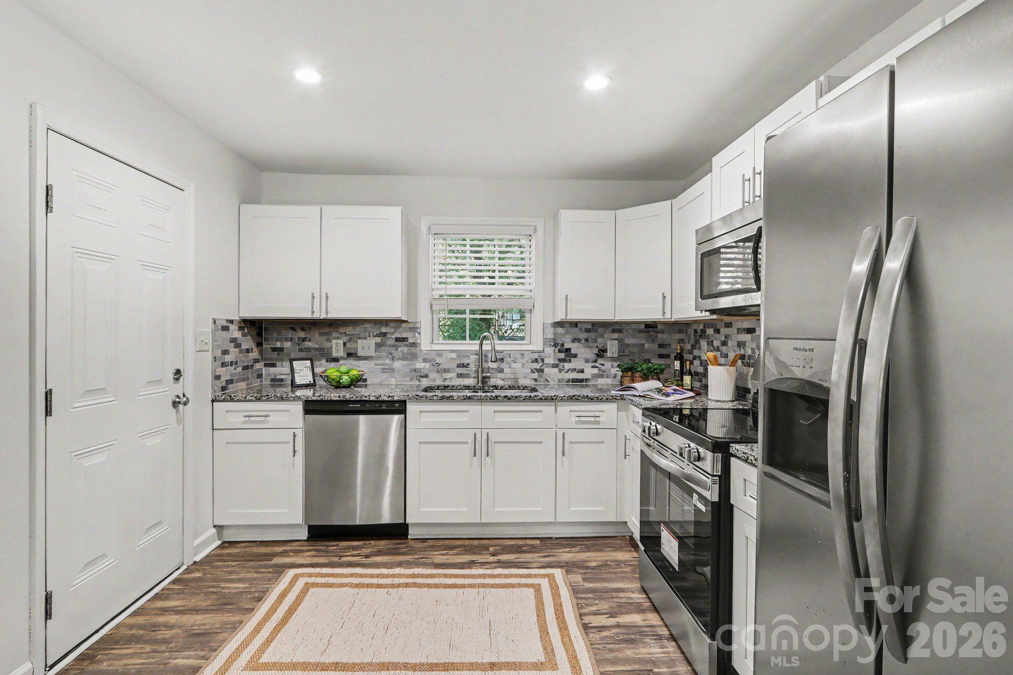 113 N Smallwood Place — Charlotte