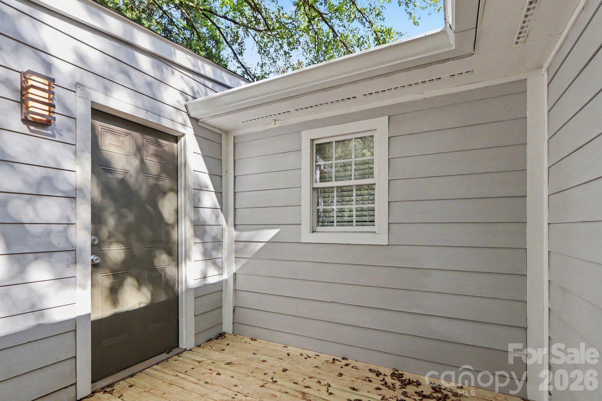 113 N Smallwood Place — Charlotte