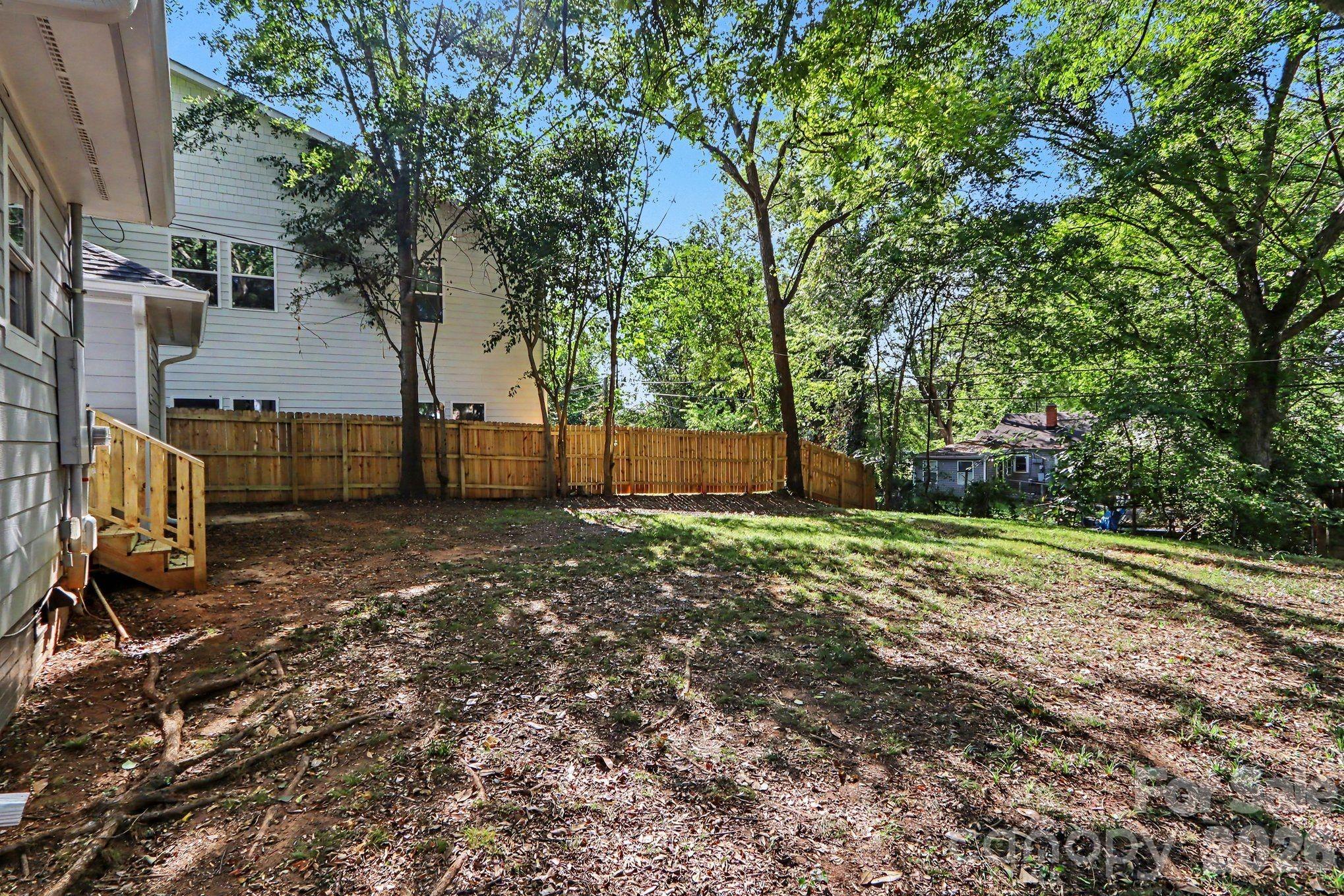 113 N Smallwood Place — Charlotte