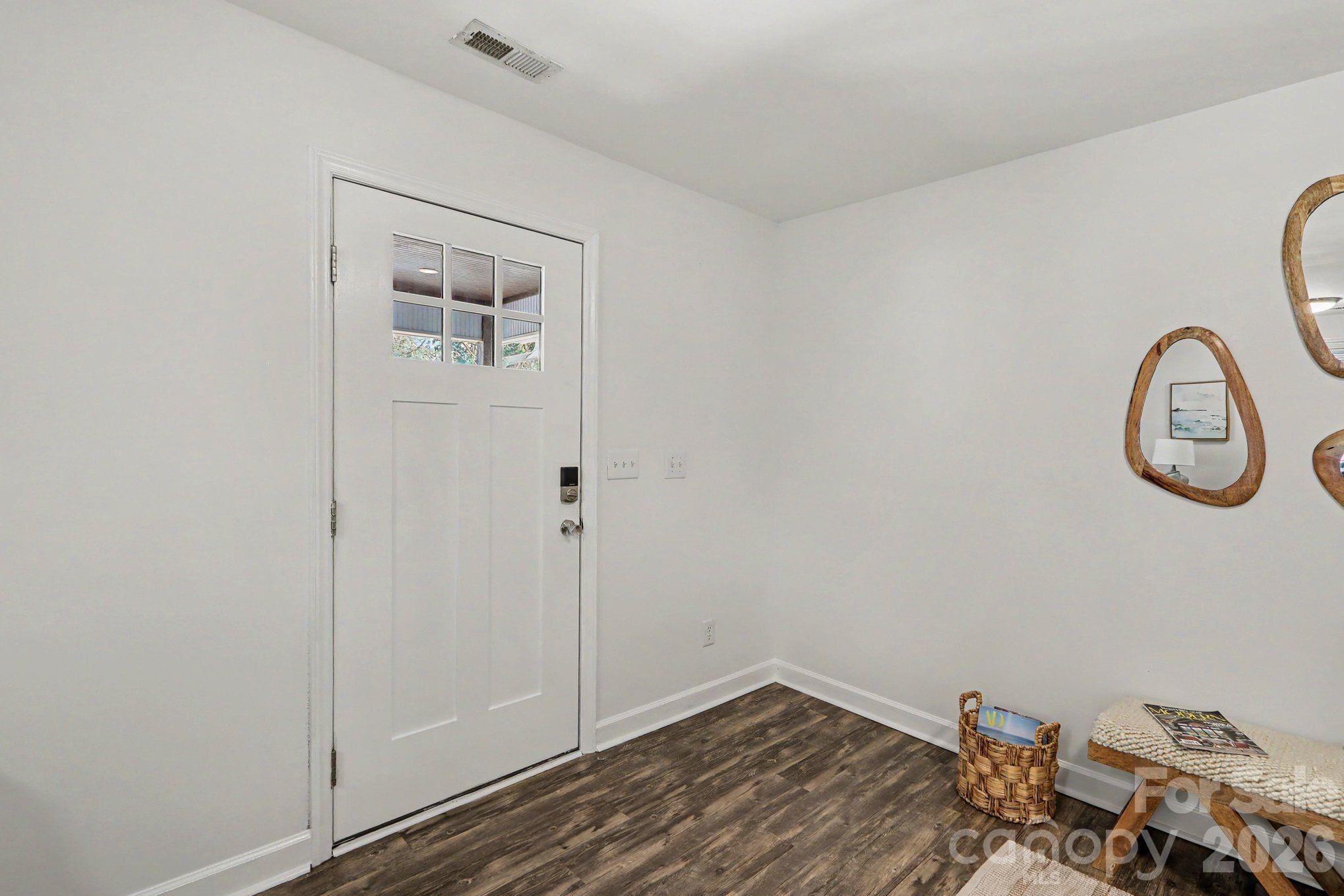 113 N Smallwood Place — Charlotte