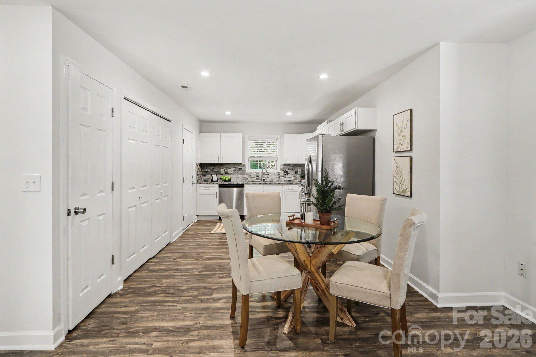 113 N Smallwood Place — Charlotte