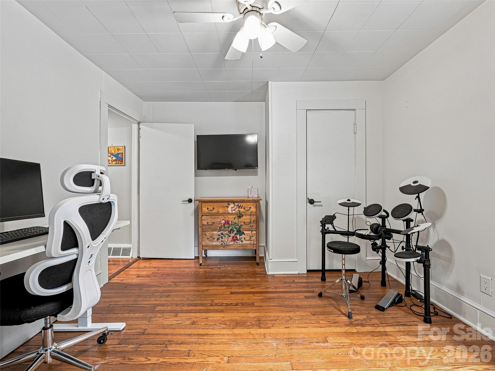 6 Bradford Circle — Candler