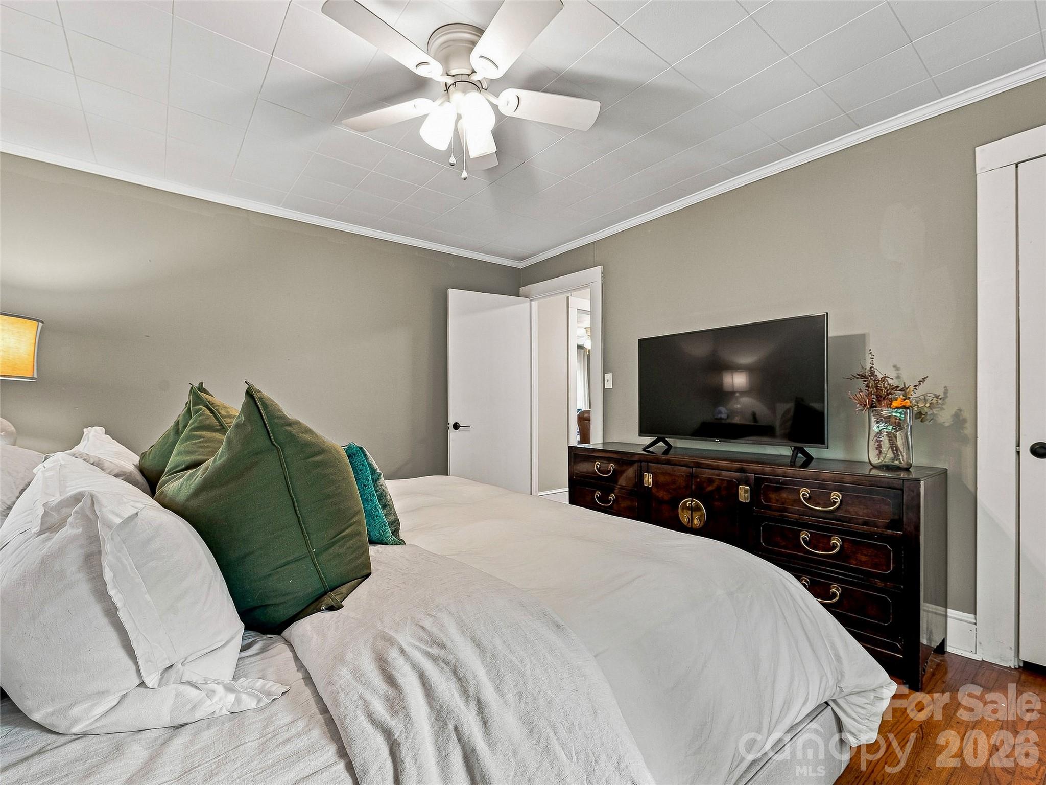 6 Bradford Circle — Candler