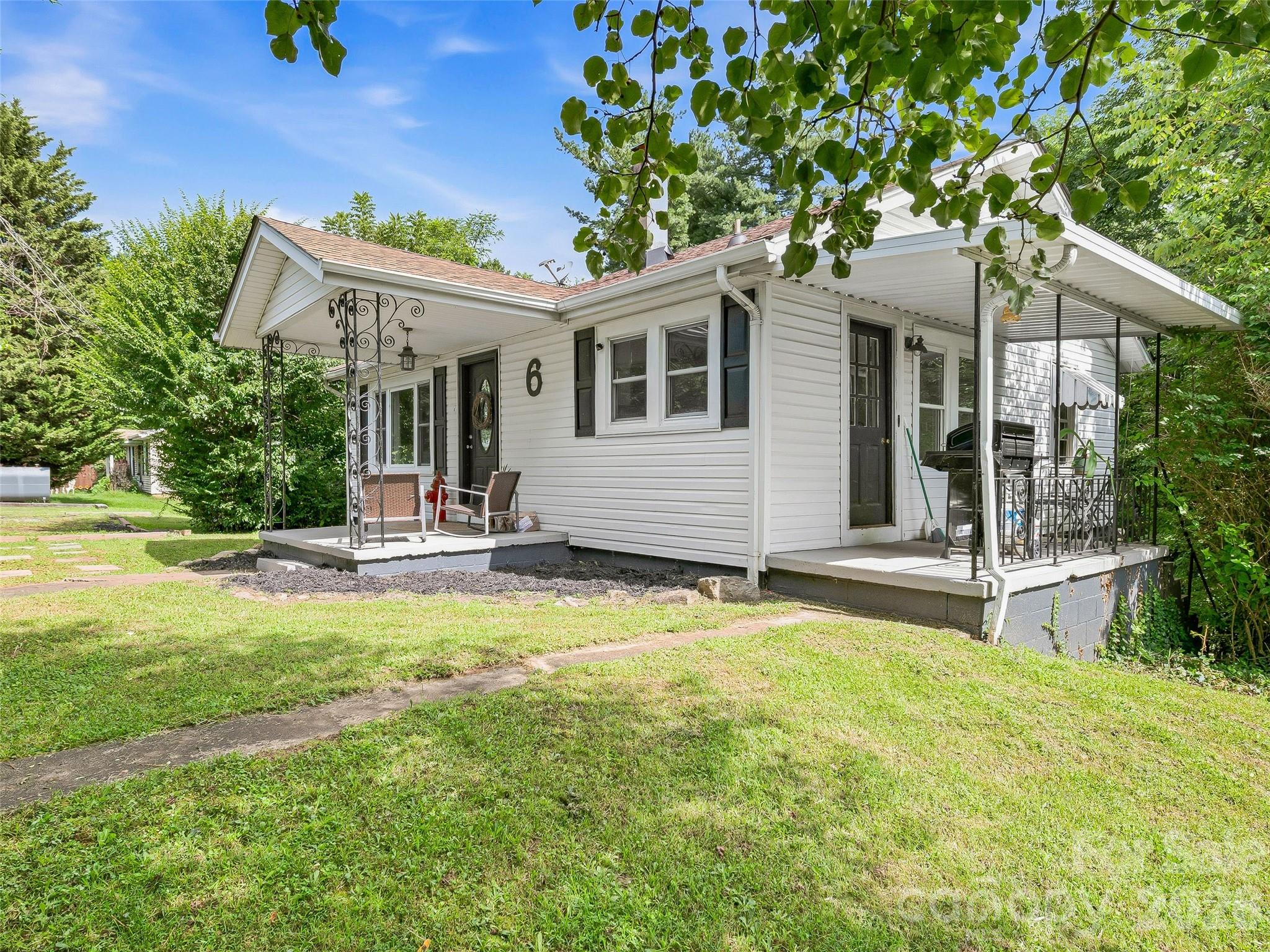 6 Bradford Circle — Candler