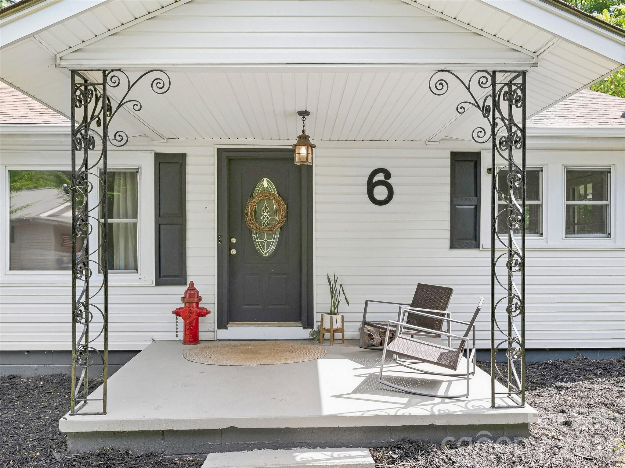 6 Bradford Circle — Candler