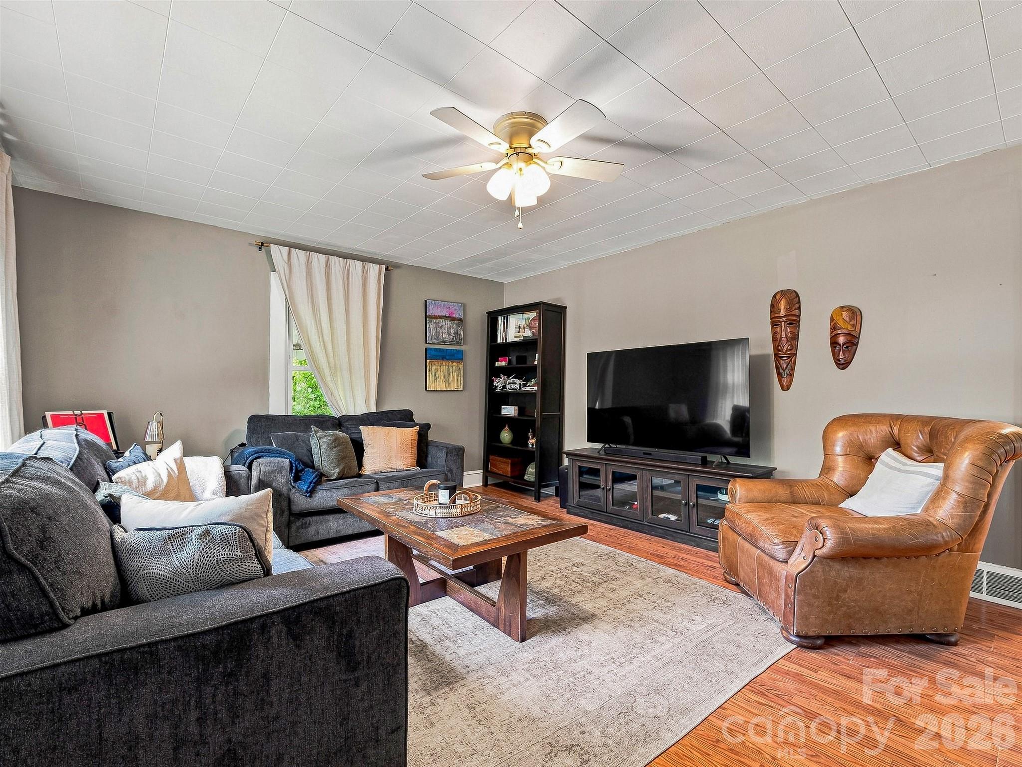 6 Bradford Circle — Candler