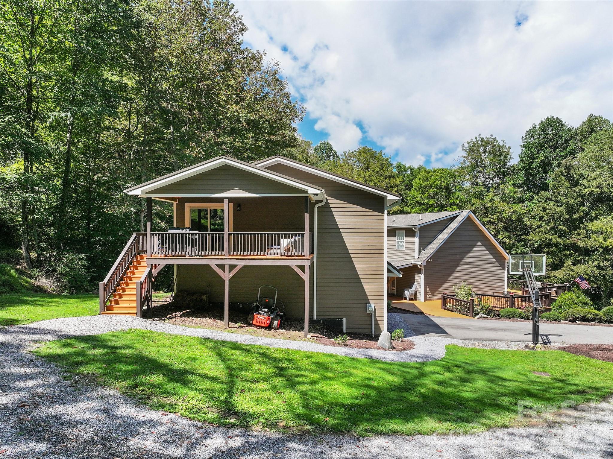 366 Sequoyah Drive — Waynesville