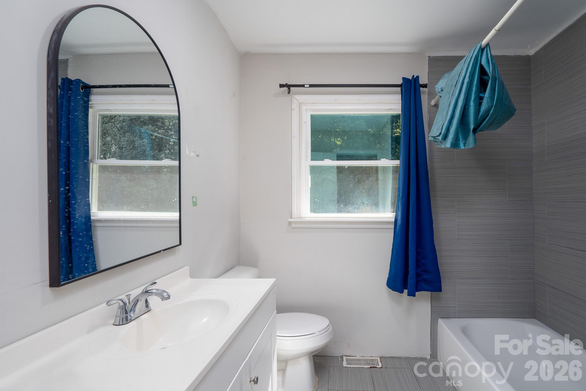 1038 Newcastle Road — Gastonia
