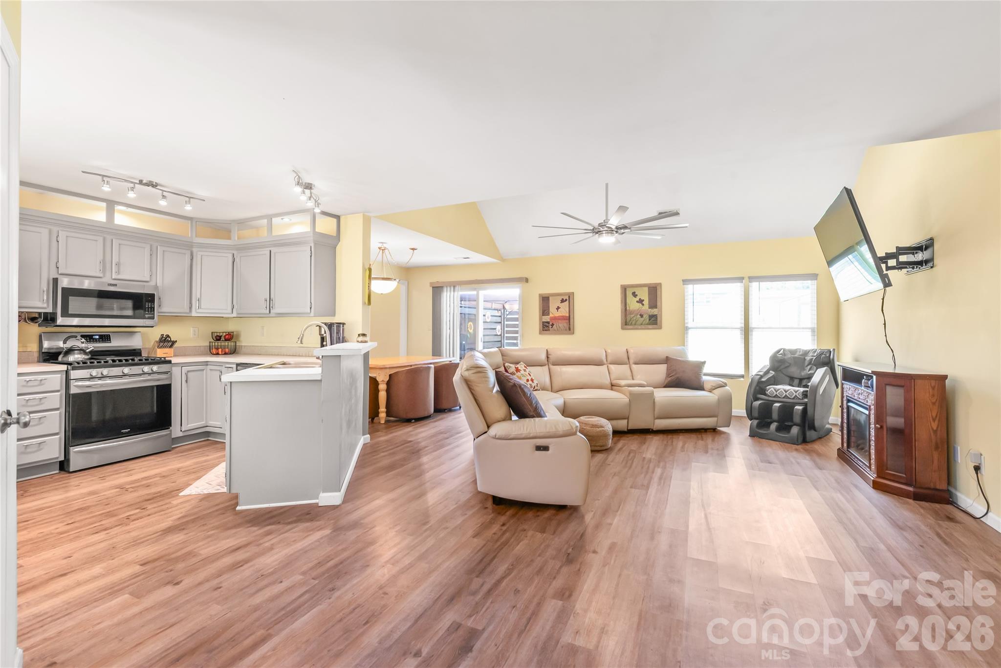 2241 Indian Cross Trail — Matthews