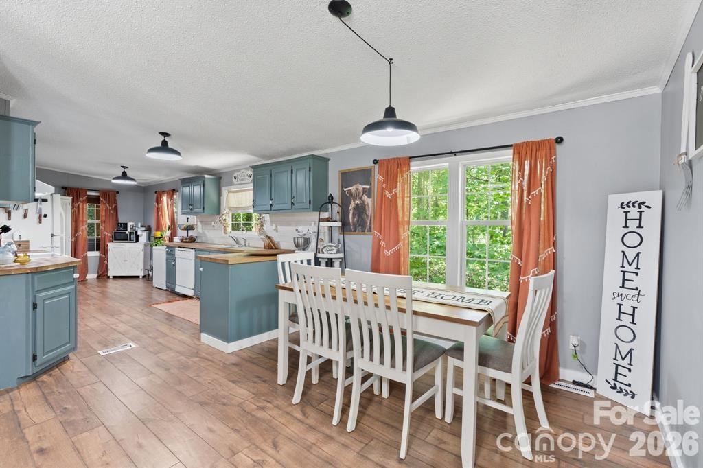 122 Fallswood Court — Hendersonville