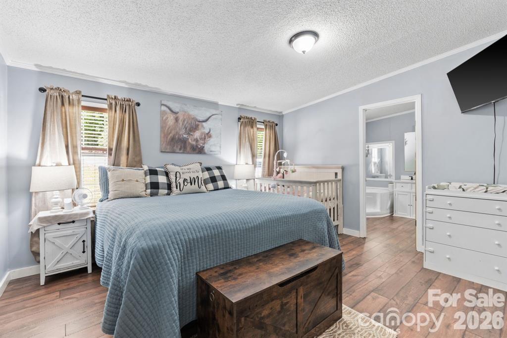 122 Fallswood Court — Hendersonville