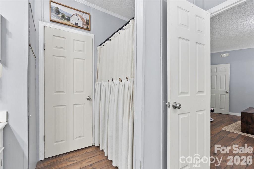 122 Fallswood Court — Hendersonville