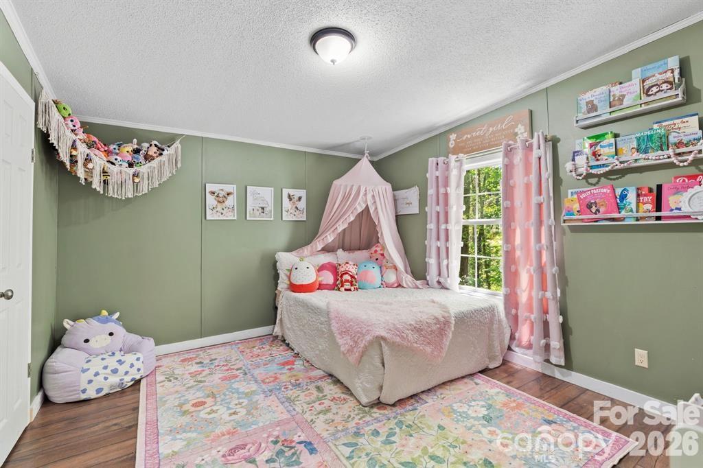 122 Fallswood Court — Hendersonville