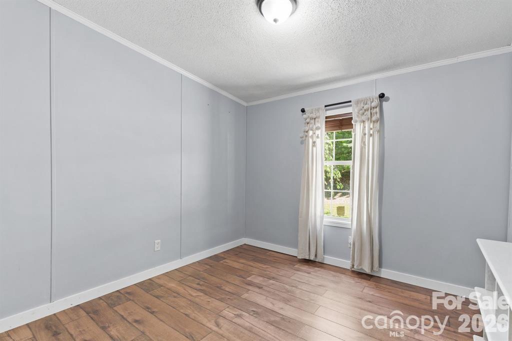 122 Fallswood Court — Hendersonville