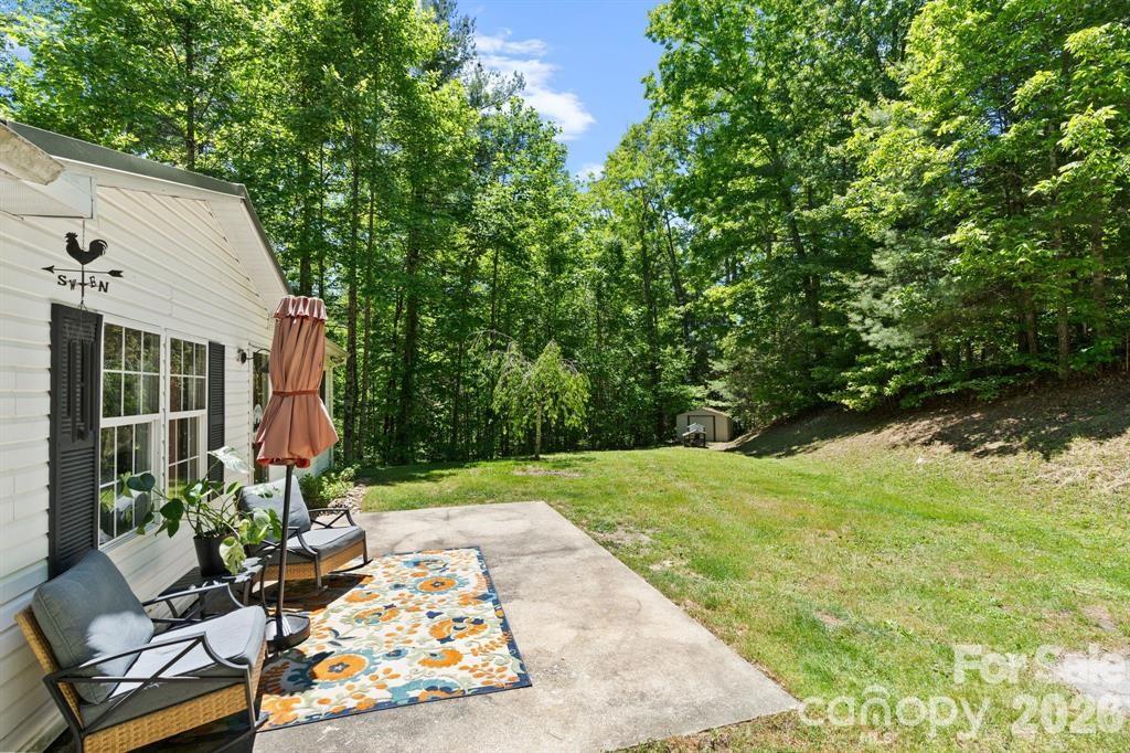 122 Fallswood Court — Hendersonville
