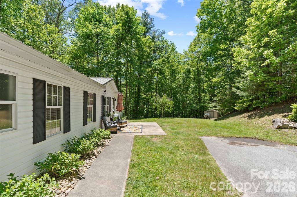 122 Fallswood Court — Hendersonville
