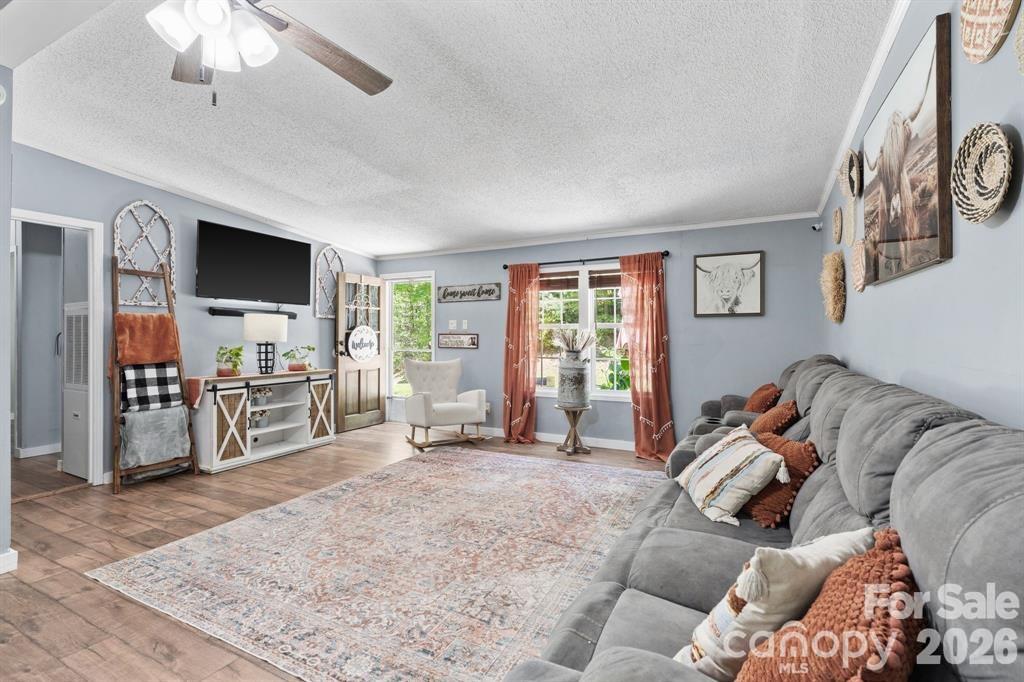 122 Fallswood Court — Hendersonville