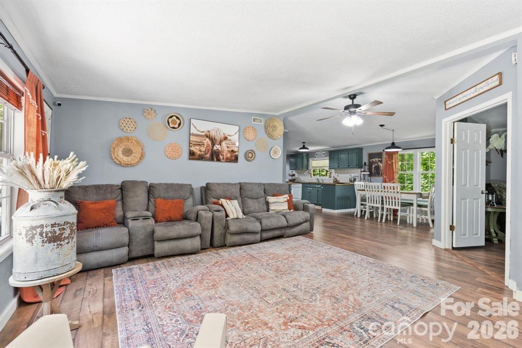 122 Fallswood Court — Hendersonville