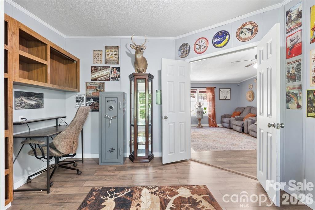 122 Fallswood Court — Hendersonville