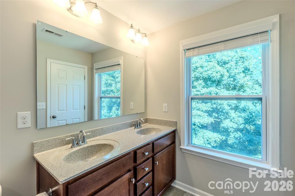 2628 Courtland Drive — Clover