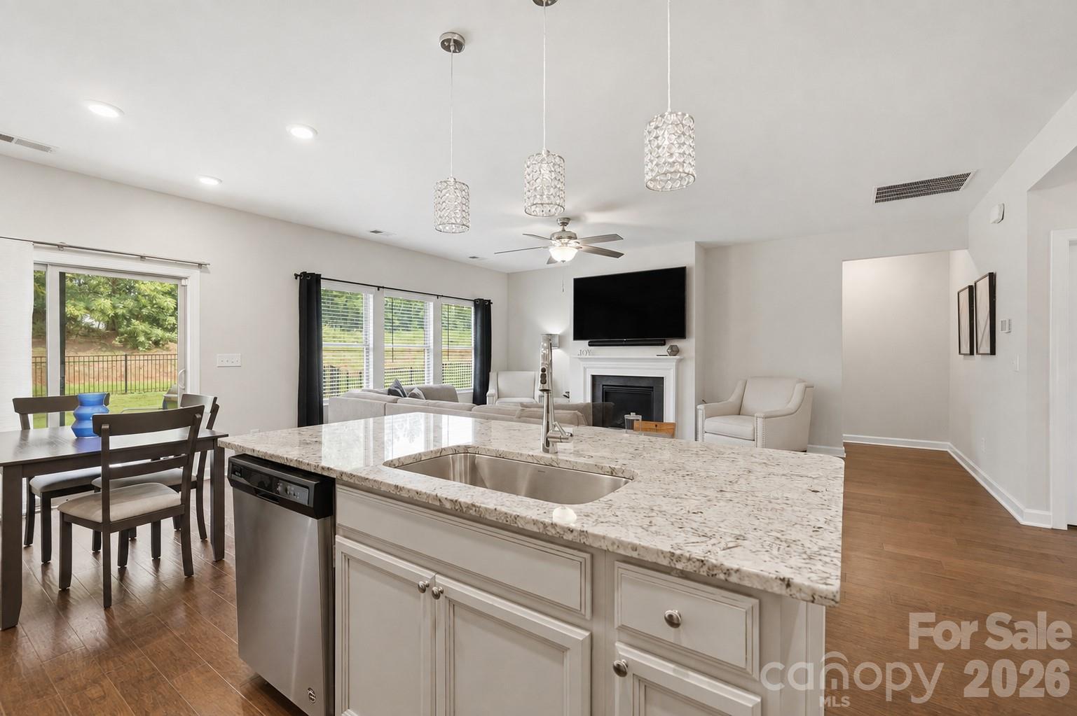 9423 Festival Way — Charlotte
