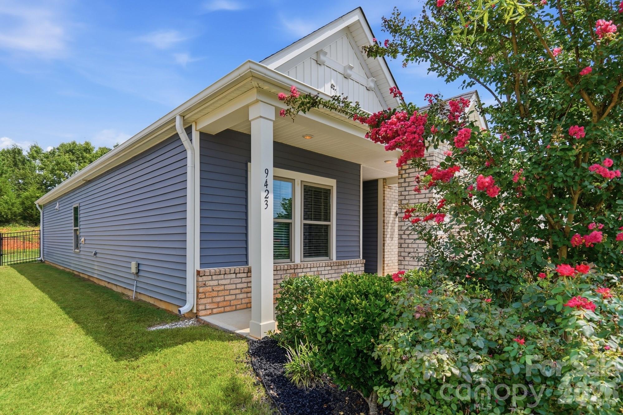 9423 Festival Way — Charlotte