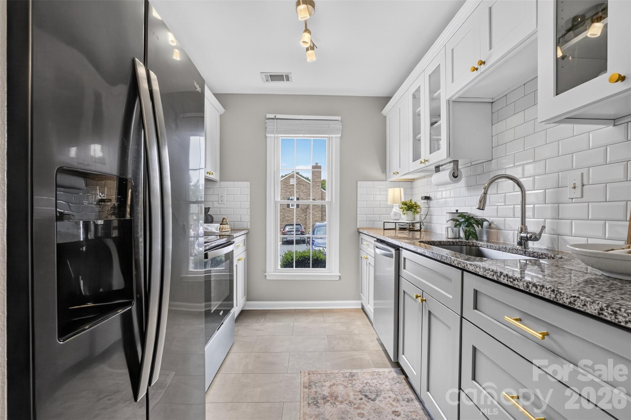 8093 Regent Park Lane — Charlotte