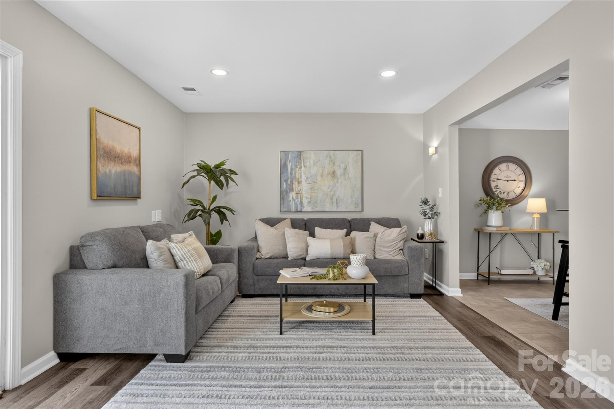 8093 Regent Park Lane — Charlotte