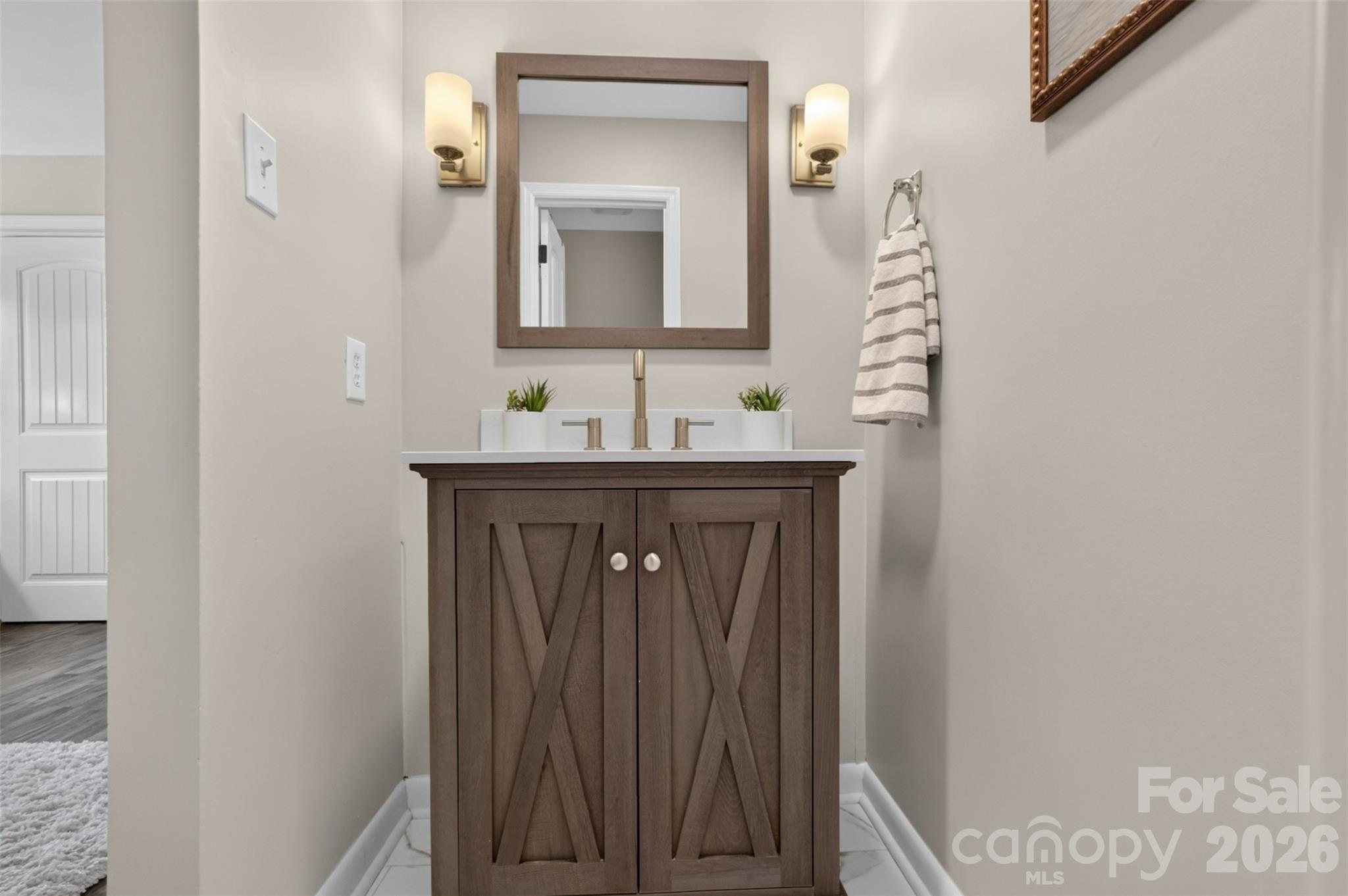8093 Regent Park Lane — Charlotte