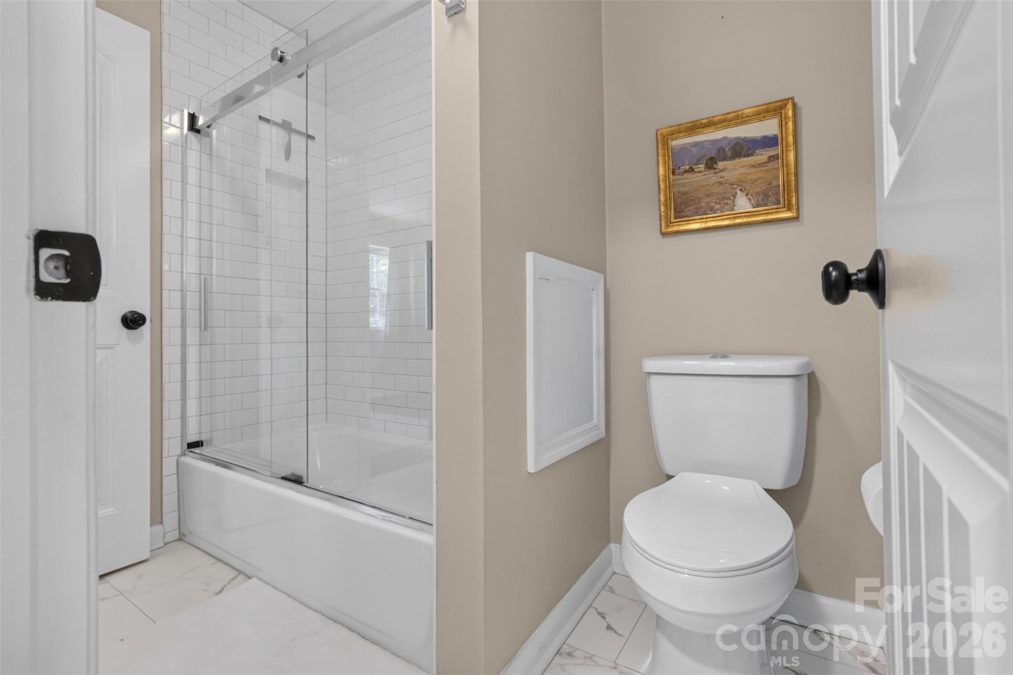 8093 Regent Park Lane — Charlotte