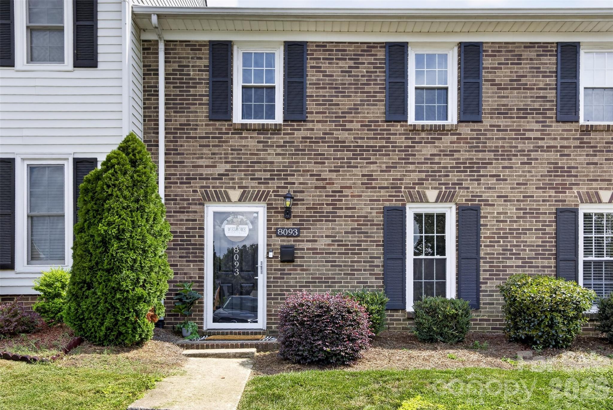 8093 Regent Park Lane — Charlotte