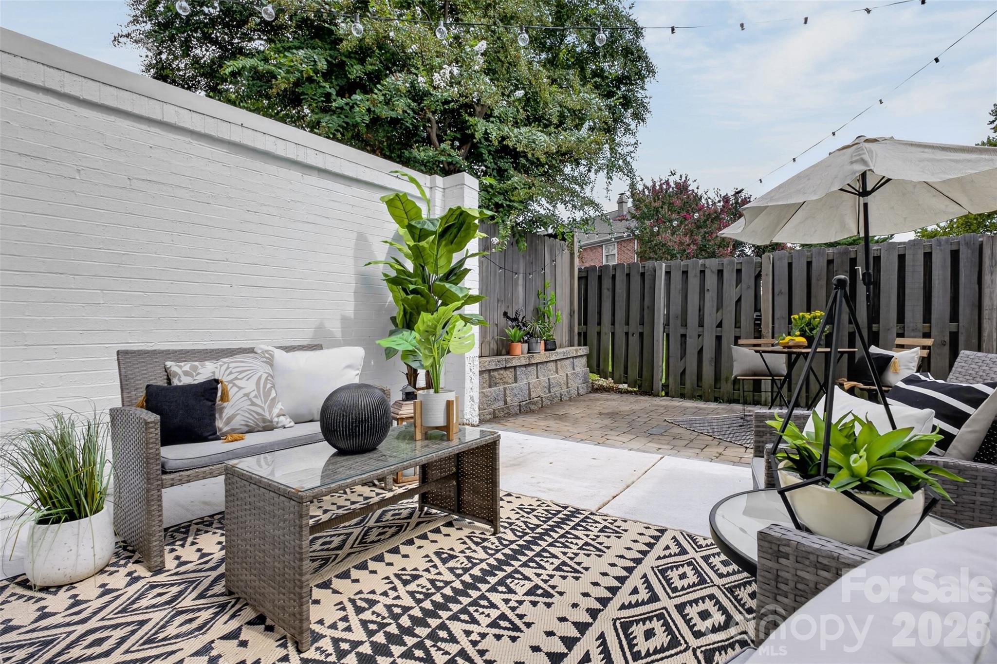 8093 Regent Park Lane — Charlotte