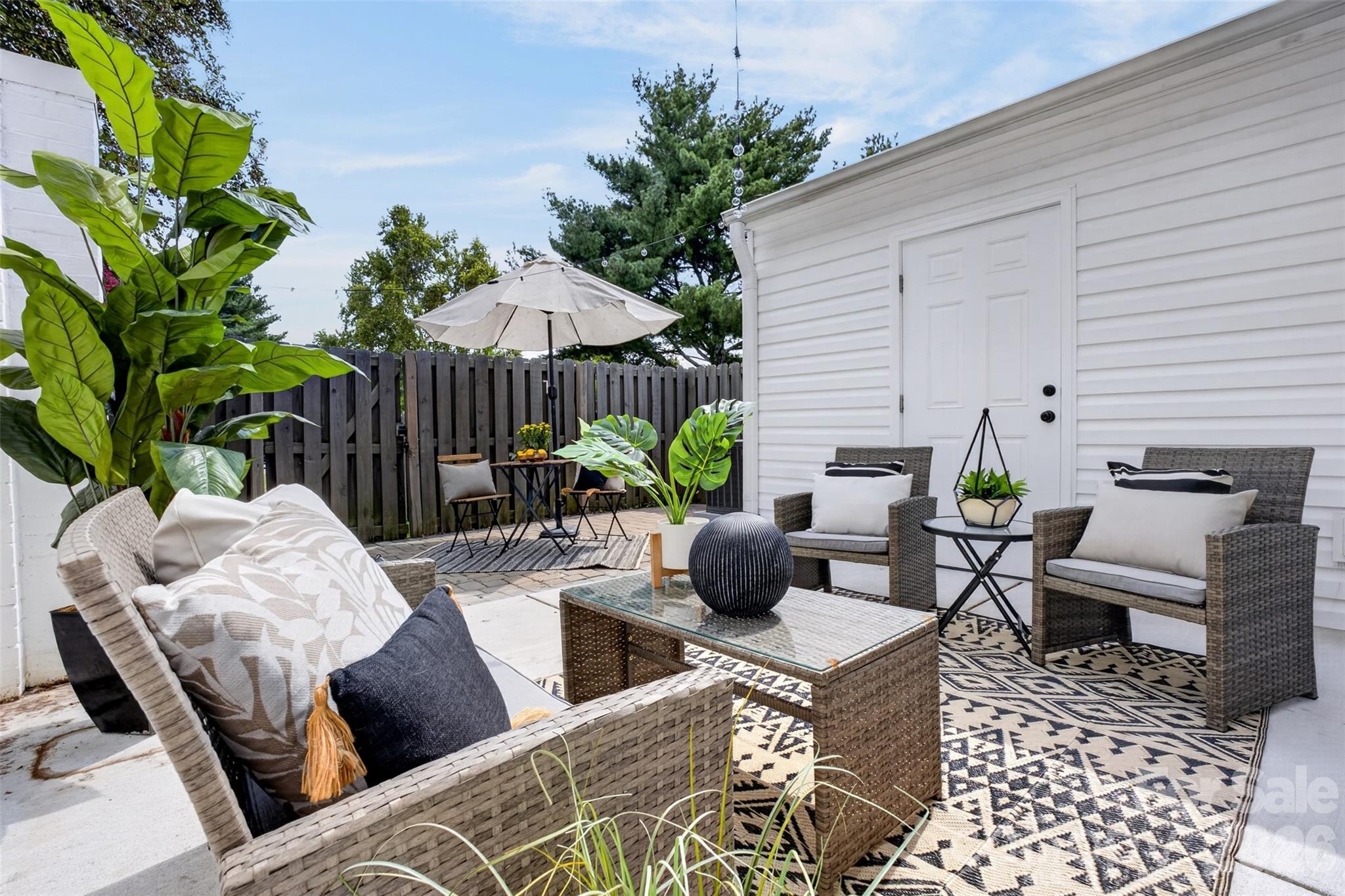 8093 Regent Park Lane — Charlotte