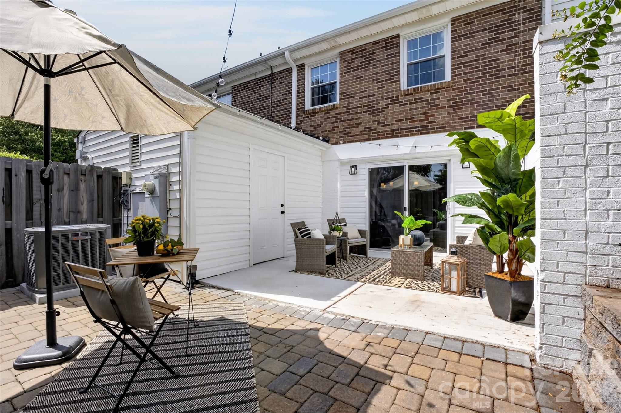 8093 Regent Park Lane — Charlotte