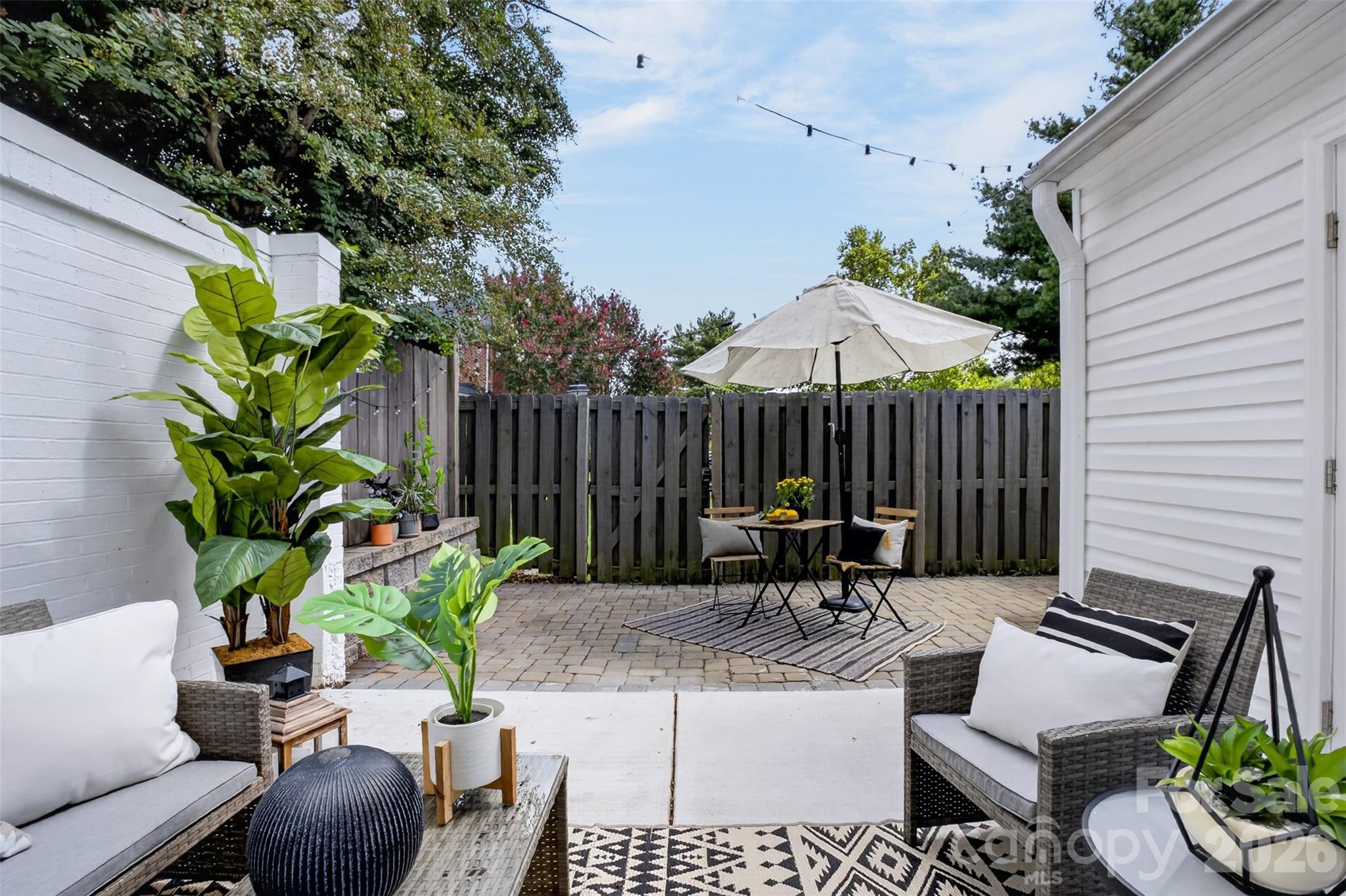 8093 Regent Park Lane — Charlotte