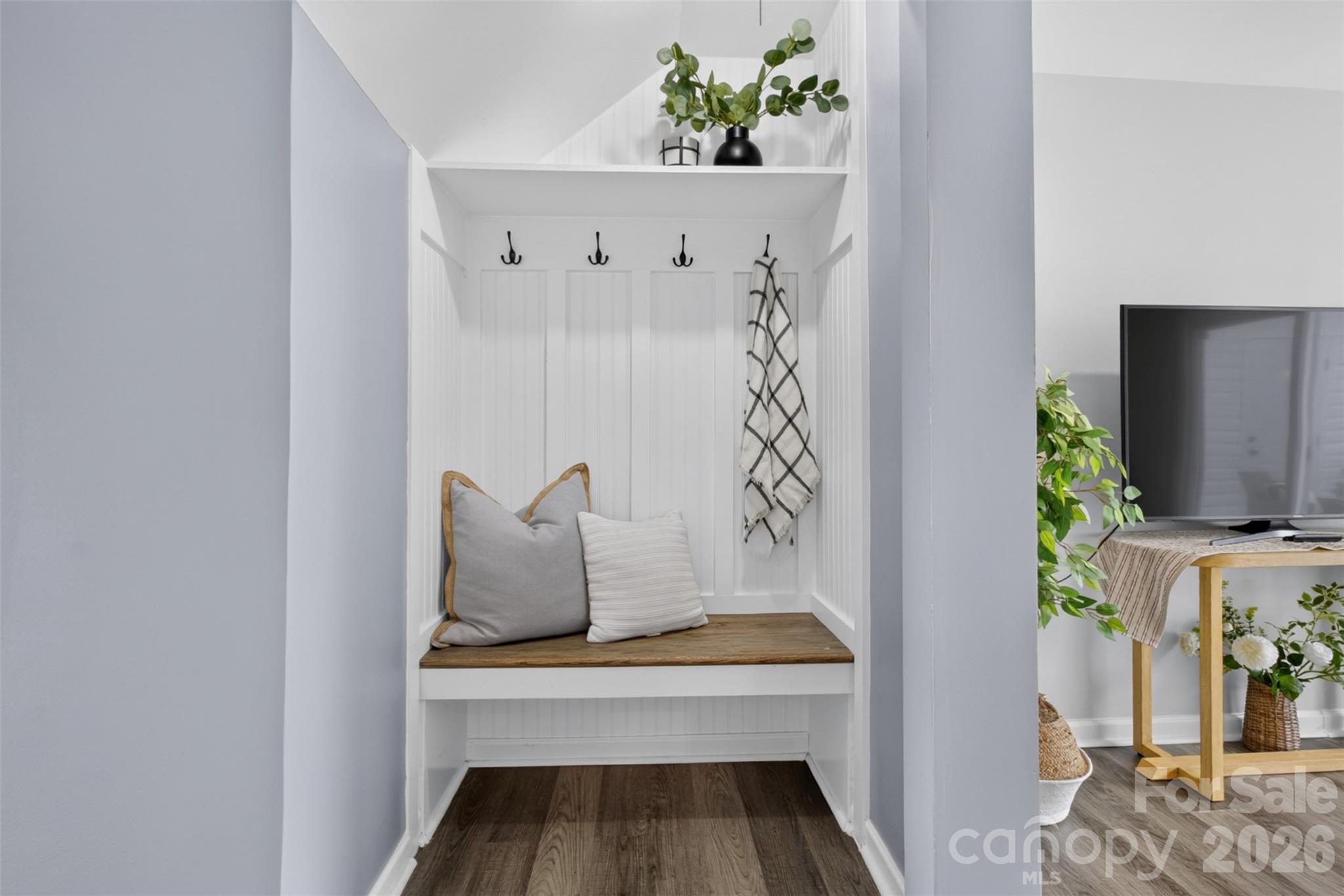 8093 Regent Park Lane — Charlotte