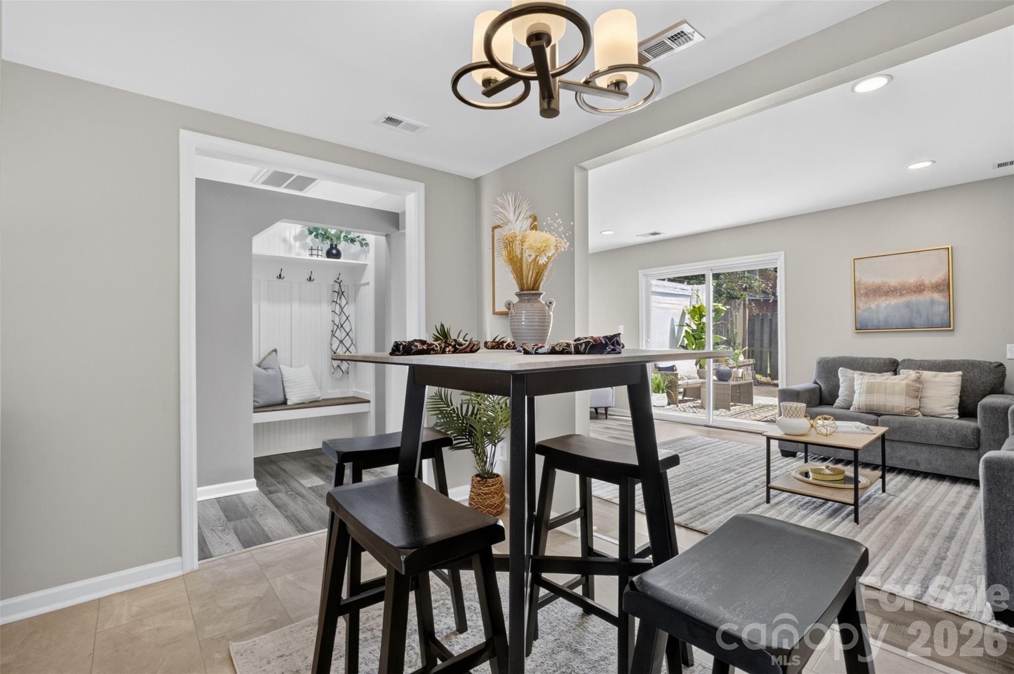 8093 Regent Park Lane — Charlotte