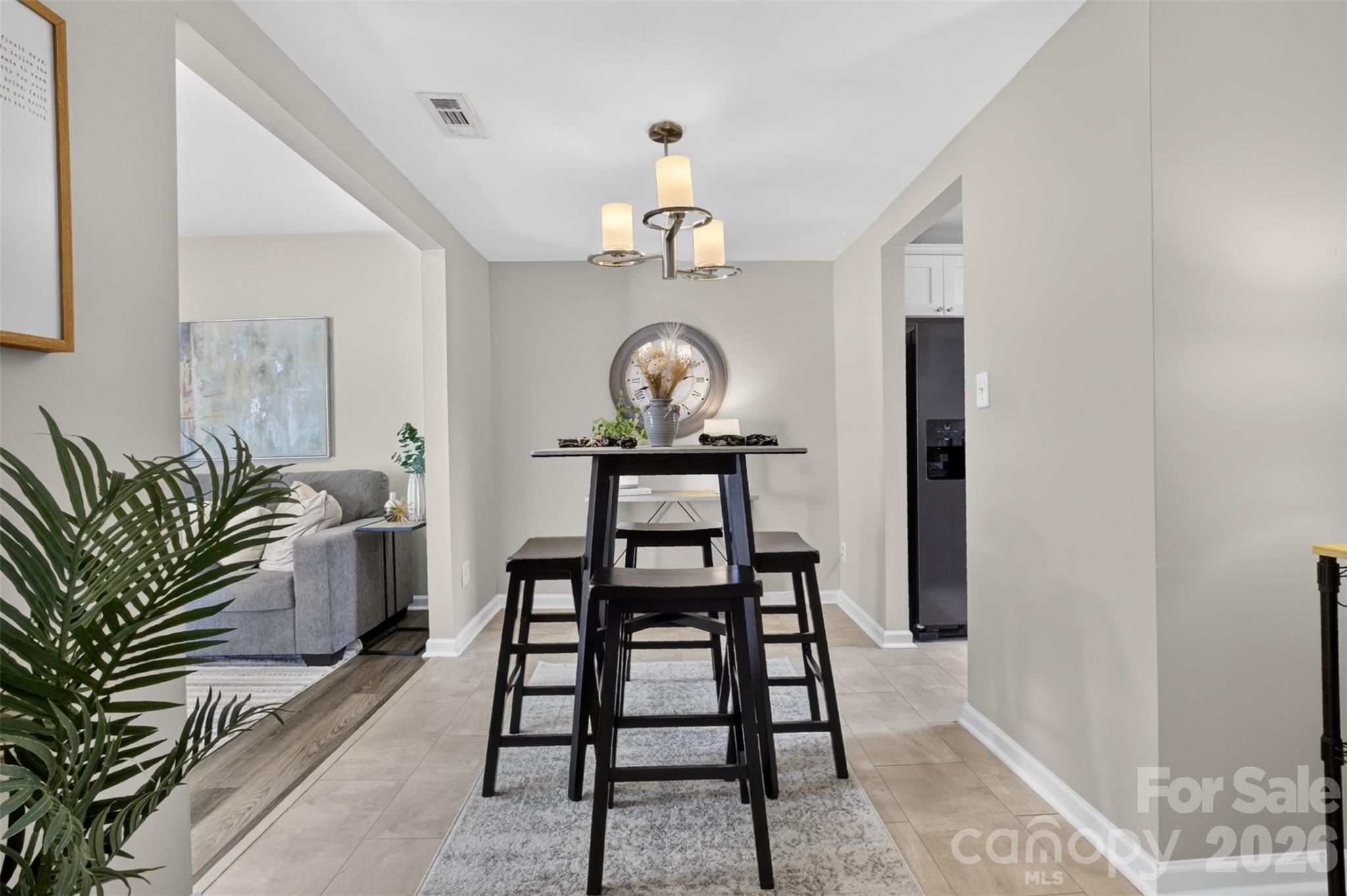 8093 Regent Park Lane — Charlotte