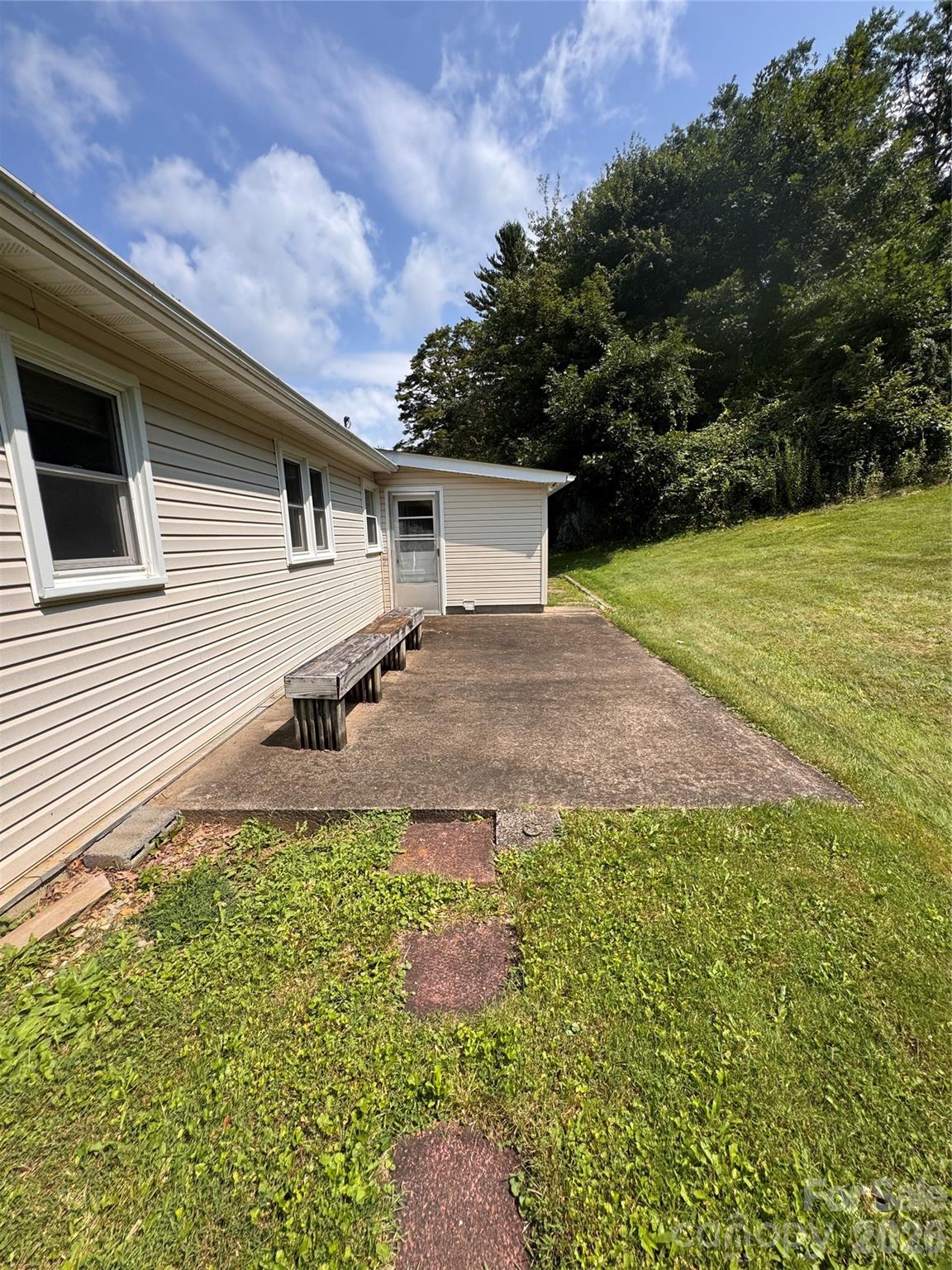 189 Old NC 181 Highway — Newland