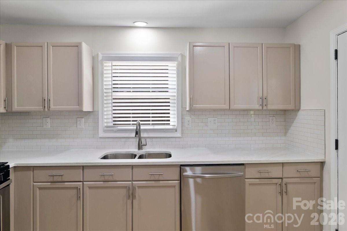 1814 Windham Place — Charlotte