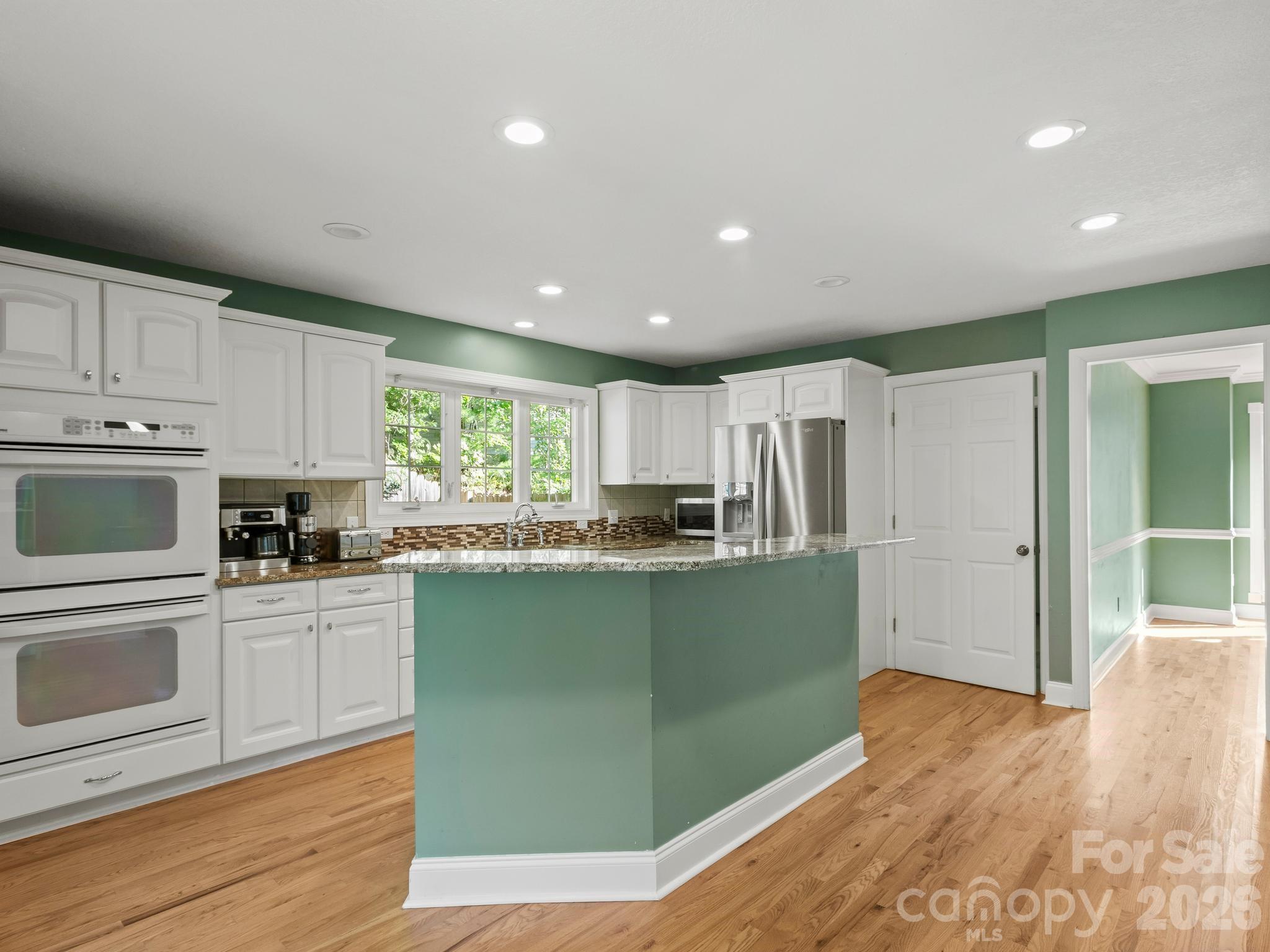 306 Golden Hawk Trail — Asheville