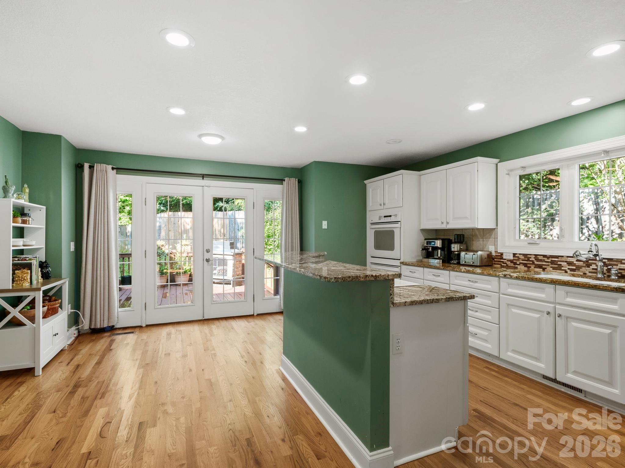 306 Golden Hawk Trail — Asheville