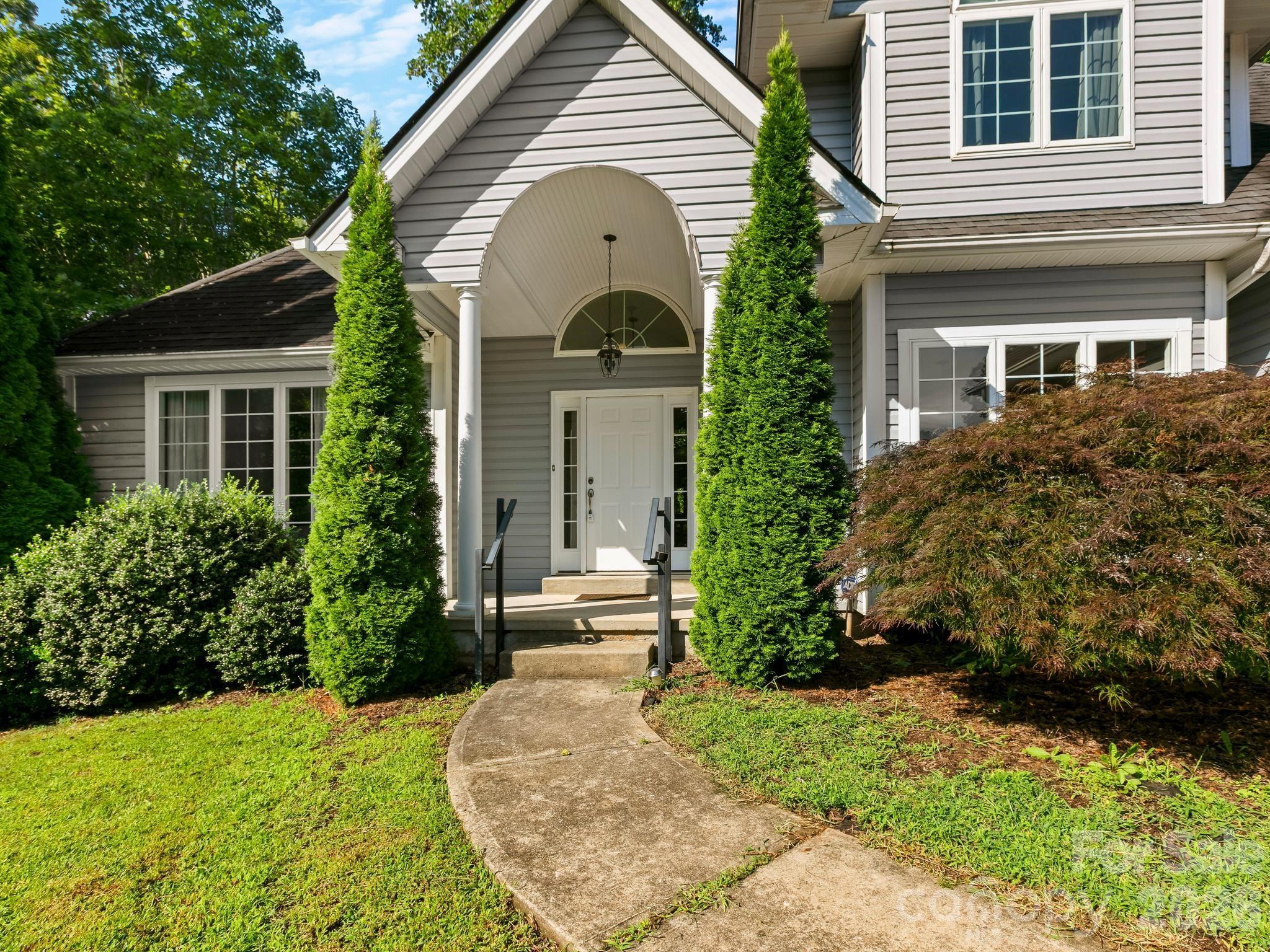 306 Golden Hawk Trail — Asheville