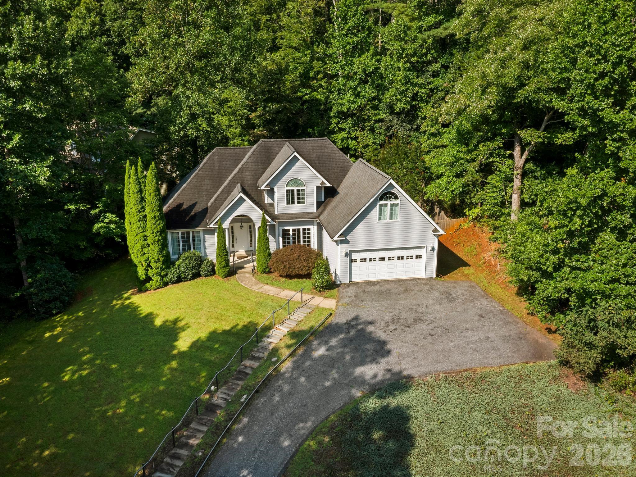 306 Golden Hawk Trail — Asheville
