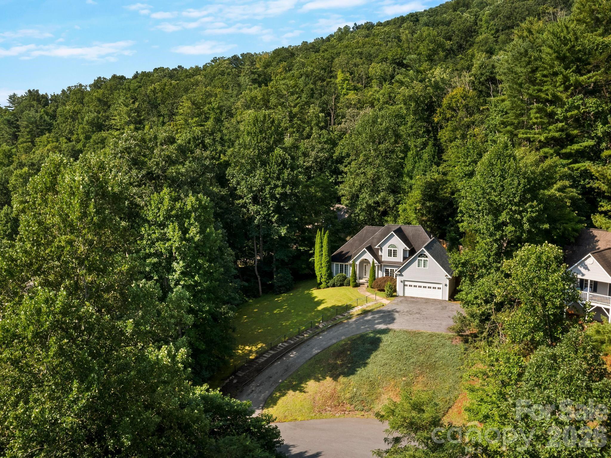 306 Golden Hawk Trail — Asheville